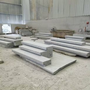 大同 整石台阶（大面火烧+侧面自然面），出货前厂内拼装