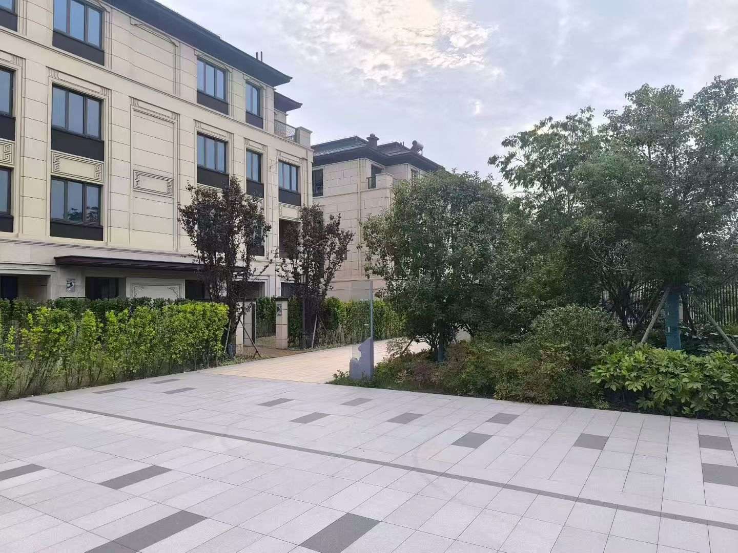 大同 芝麻白与芝麻白搭配铺装，尺寸1200*600