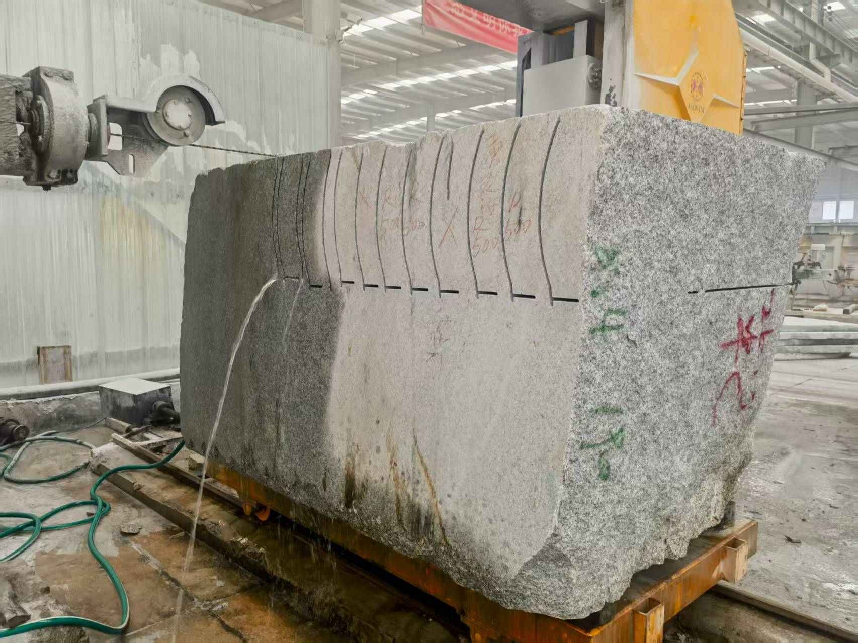 大同 602，大花芙蓉白，绳锯加工弧形路沿石